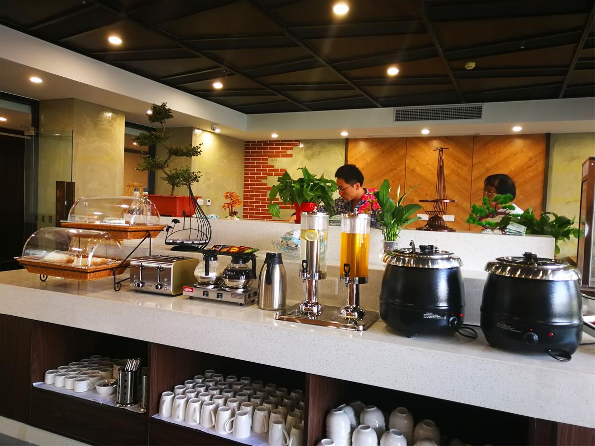 Nostalgia Hotel Near Tianjin Polar Ocean Word- Tianjin Fonte Joy World, 10 Minutes Drive Away From Tianjin Tanggu High-Speed Railway Station, Free Ice-Cream, Mineral Water, Snacks And Laundry Service, English Communication Well Exteriér fotografie